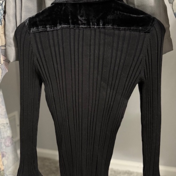 Cabi silk blend long sleeve sweater - Picture 2 of 2